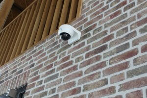 Eurohill levert, installeert en onderhoudt camerasystemen voor gebruik binnen en buiten.
